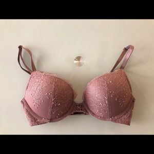 *like new* Victoria’s Secret Bra